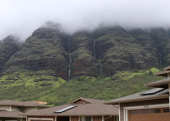 New 4 Bedroom Home With Ocean And Gorgeous Mountain Views In The Gated Community Of Mauna Olu